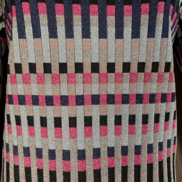 Carlisle New York NWOT Metallic Long Sleeved V-Neck Sweater - Size X-Small - Picture 4 of 11